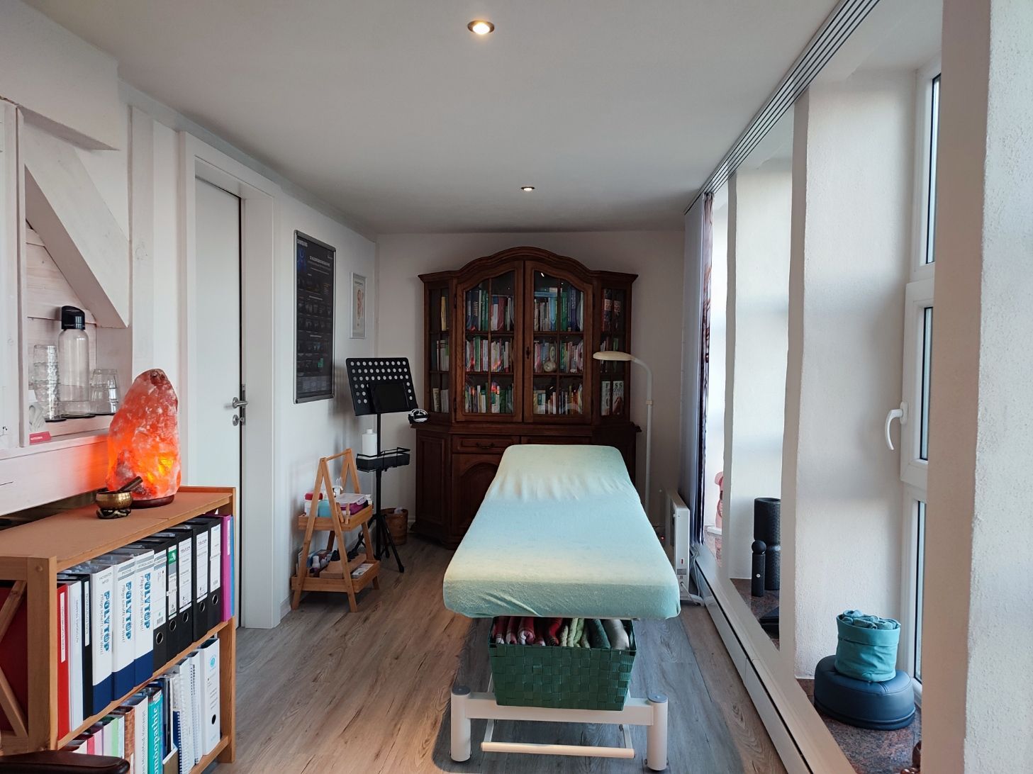 Behandlungsraum mit Ultraschall Behandlungszimmer Ansicht 2