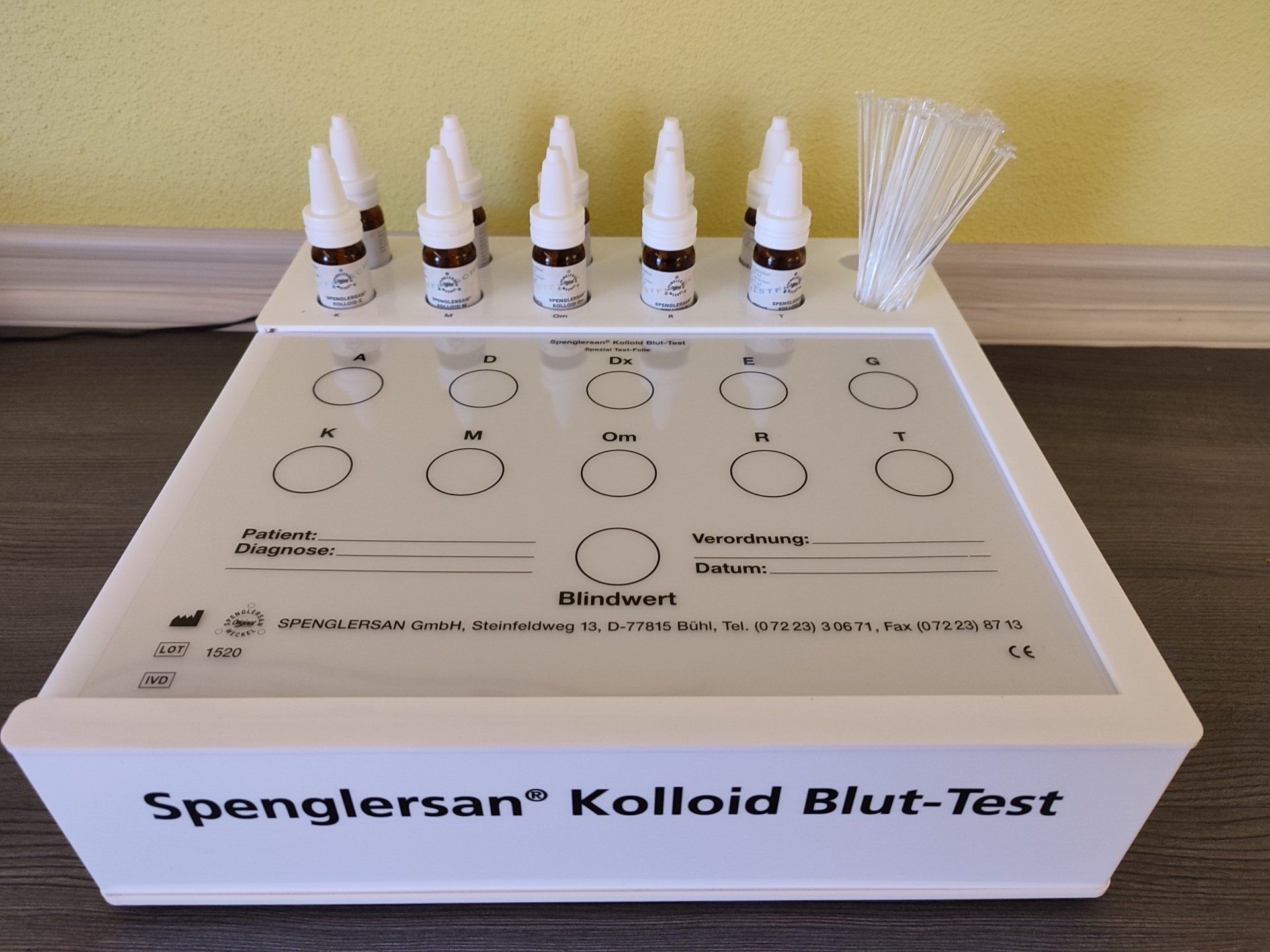 Bluttesttisch Spenglersane