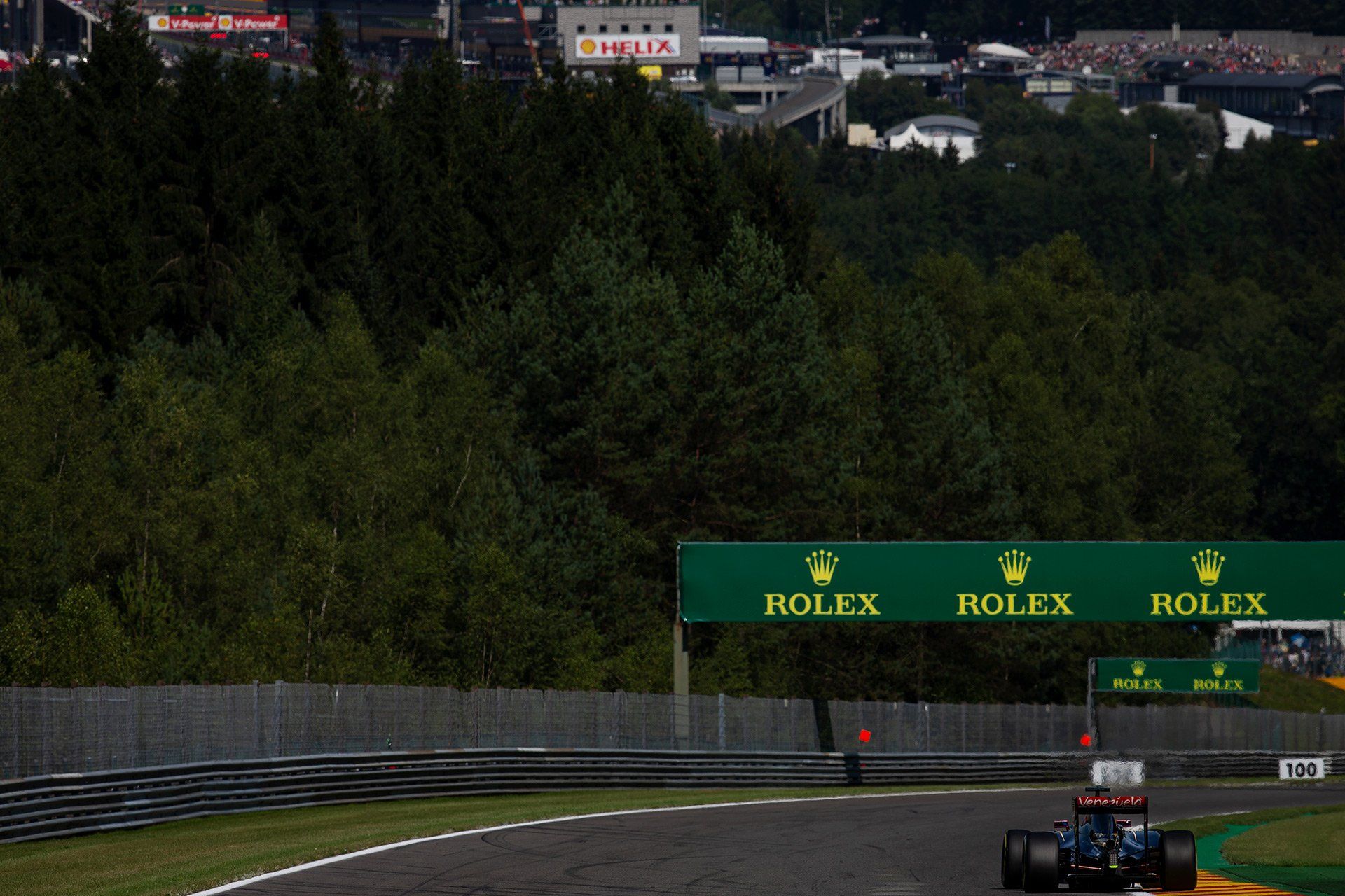 French Formula One driver Romain Grosjean of Lotus steers his car during the third practice session of the Formula One Grand Prix of Belgium at the Circuit de Spa-Francorchamps near Spa, Belgium, 22 August 2015. Photo: David Ebener/fototronik.de