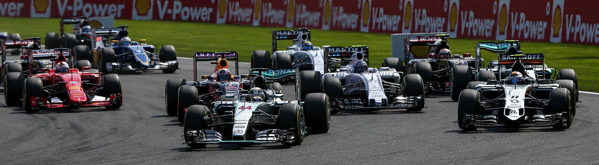 British Formula One driver Lewis Hamilton of Mercedes AMG leads the pack after the start of the Formula One Grand Prix of Belgium at the Circuit de Spa-Francorchamps near Spa, Belgium, 23 August 2015. Photo: David Ebener/fototronik.de