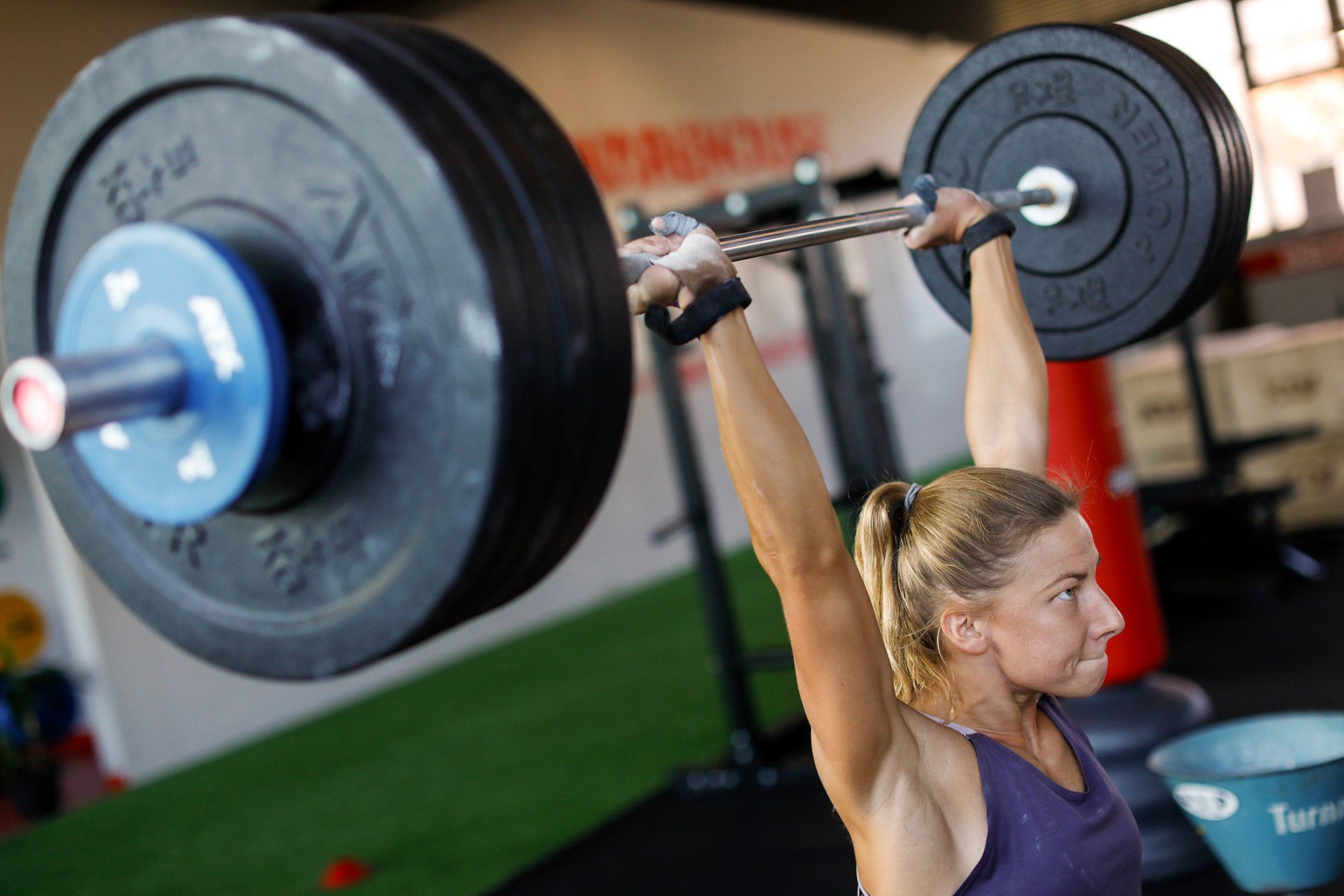 Crossfit-Sportlerin Sonja Zschaler trainiert am 12.10.2018 im Warehouse Gym in Hasbergen. Foto: David Ebener ***Stichworte*** WarehouseGym, Warehouse Gym, CrossFit, Cross-Fit, Cross Fit, Fitness, Fitnessstudio, Fitnesscenter, Gewichtheben, Powerlifting, Sport, Body, Bodybuilder, Bodybuilding