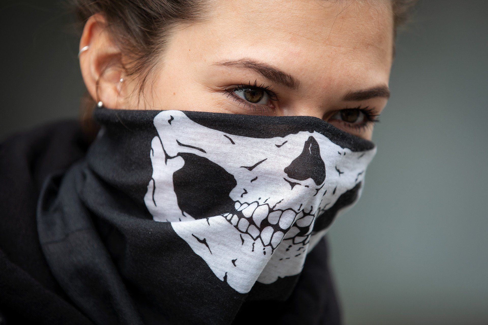 Maskenpflicht - Die Geschichte hinter dem Mundschutz - Sina Wienke, aufgenommen am 29.04.2020, in Zeiten der Coronavirus-Pandemie, in Osnabrück. Foto: David Ebener ***Stichworte*** Mundschutz, Mundschutzmaske, Schutzmaske, Coronavirus, Corona-Virus, Corona Virus, Corona-Virus-Pandemie, SARS-CoV2, COVID-19, Krankheit, Krankheiten, Pandemie, Lungenkrankheit