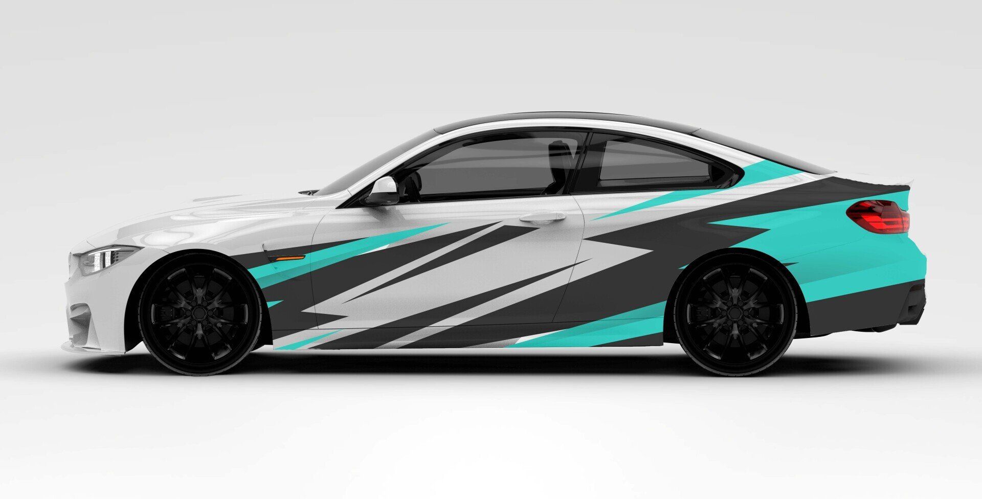 Seitenansicht BMW M4 Competition F82 mit Folierung in mint und grau