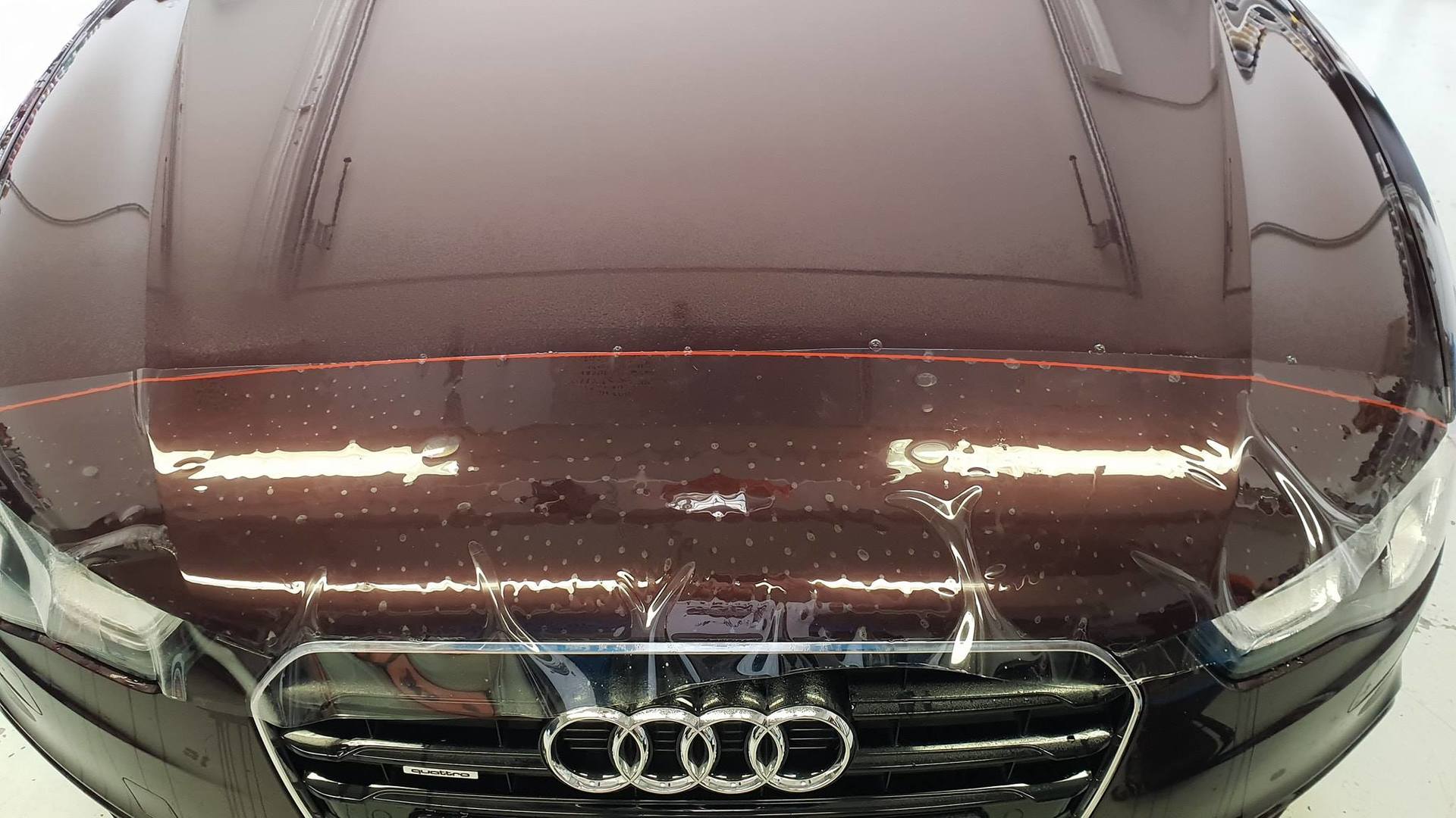 Umsetzung von Steinschlagschutz am Audi.