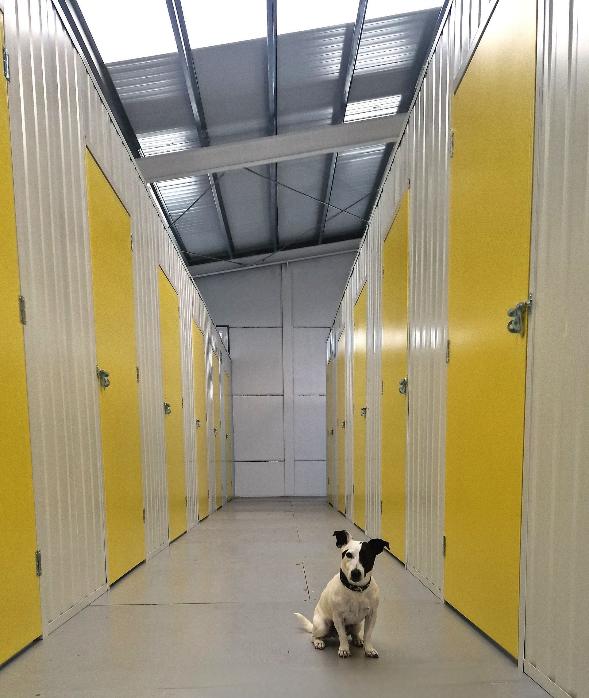 Upper floor level self-storage rooms in the Storage Depot Manilva Estepona