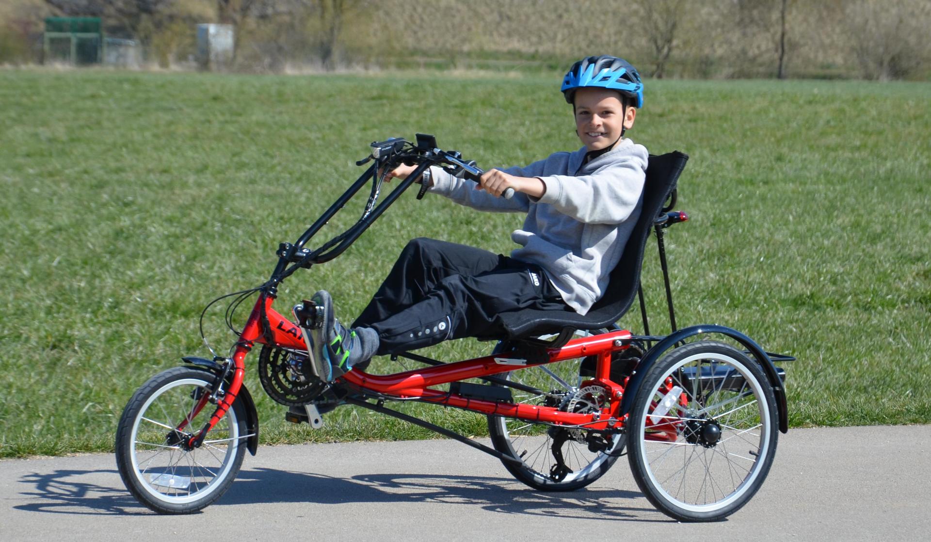 Sesseldreirad oder Sitzdreirad für Erwachsene und Kinder und Senioren Sesseldreirad oder Sitzdreirad für Erwachsene und Kinder und Senioren