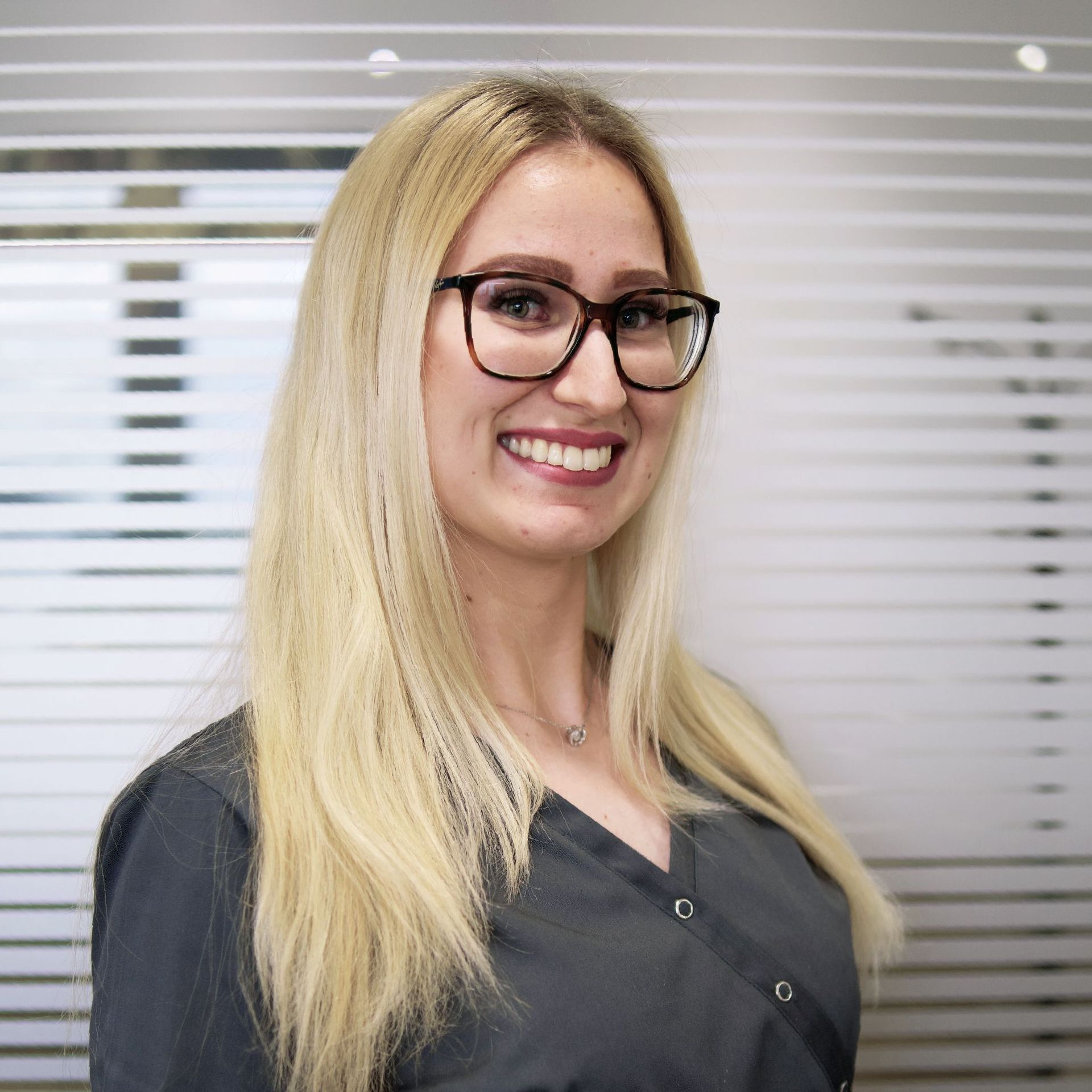 Zahnarztpraxis Christian Thim Erlensee Prophylaxe Laura Kunkel