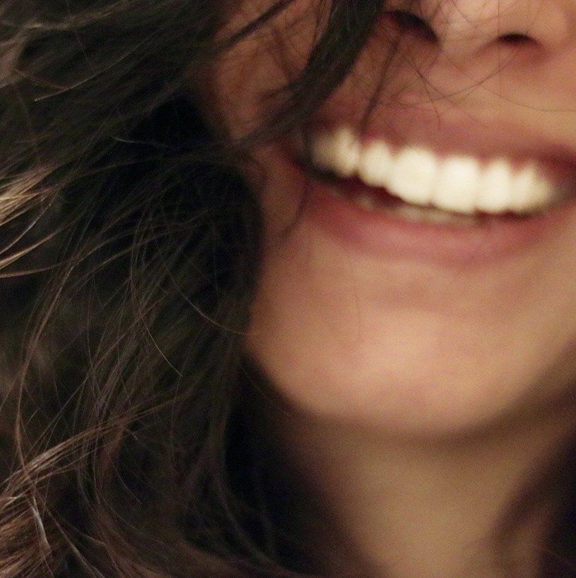 Praxis für Zahnheilkunde Christian Thim Erlensee Praxisräumlichkeiten Behandlung Leistungen Ästhetische Zahnheilkunde Veneers Kronen Brücken Füllungen Zahnarzt Erlensee