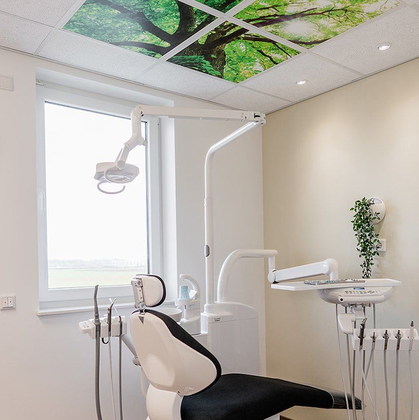 Praxis für Zahnheilkunde Christian Thim Erlensee Praxisräumlichkeiten Behandlung Prophylaxe Professionelle Zahnreinigung Erlensee Zahnarzt