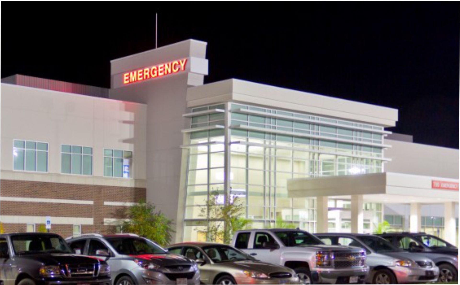 NIGHT VIEW OF INTERNALLY ILLUMINATED CHANNEL LETTERS