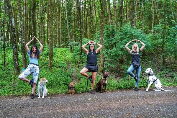 Wander-Yoga mit Hund Wander-Yoga mit Hund