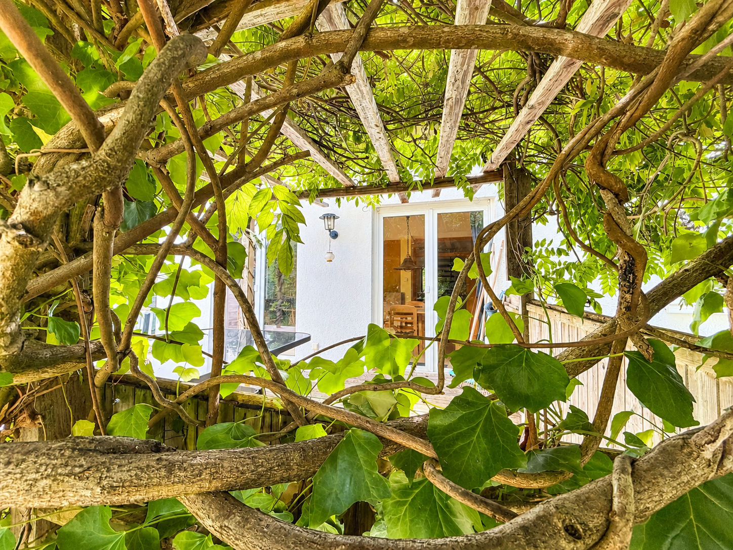 Haus kaufen, Haus verkaufen, Immobilie kaufen, Immobilie verkaufen, Wohnung kaufen, Wohnung verkaufen, Immobilienmakler, Immobilienmakler Mittelfranken, Immobilienmakler Oberfranken, Immobilienmakler Oberpfalz, Sanierungsobjekt, Handwerker, Einfamilienhaus, Alleinlage, Engel und Völkers, von Poll, Sollmann und Zagel, Dächer über Köpfe, Schweidler Immobilien, Schaller, Alexander Groß