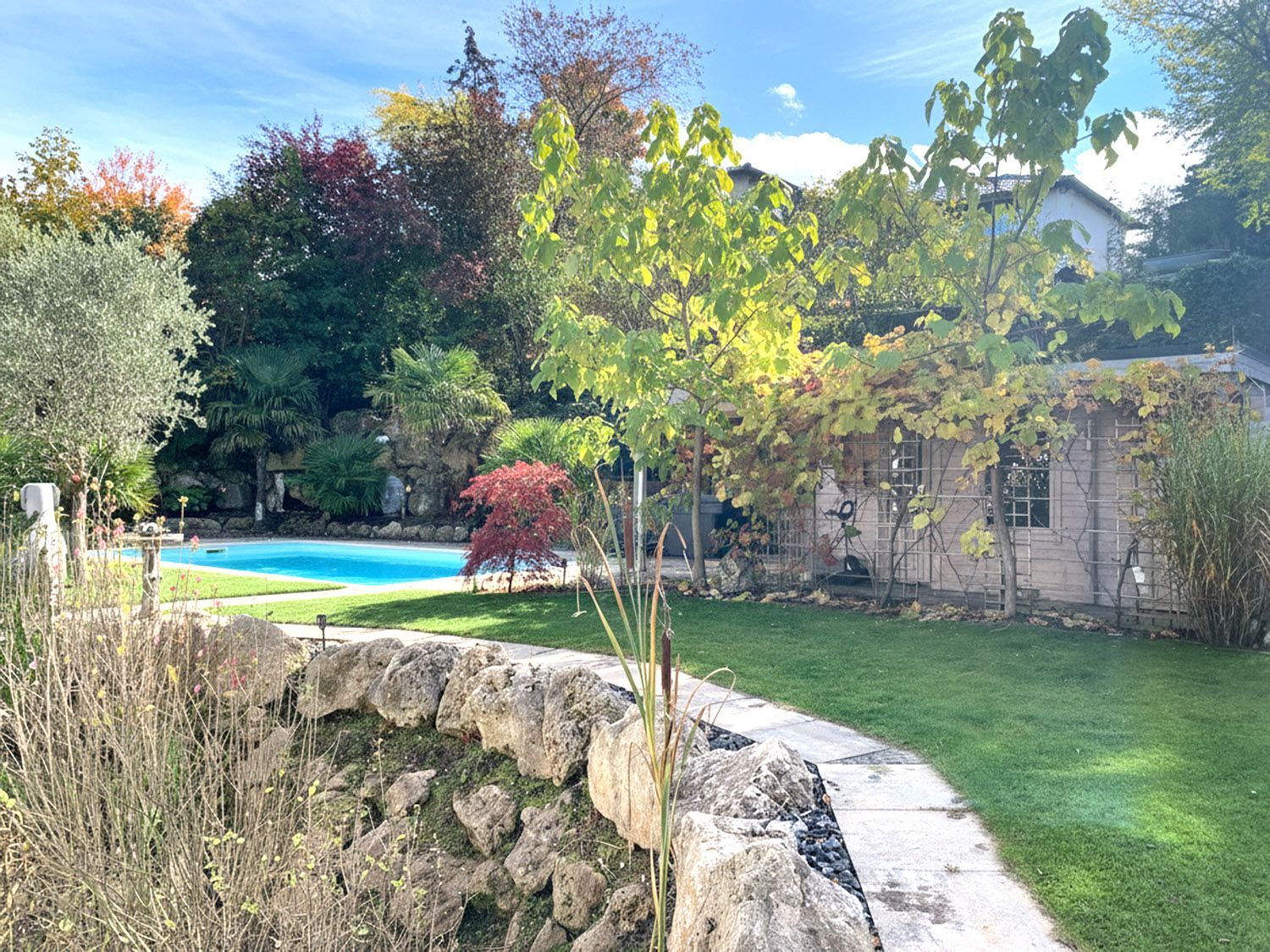 Haus kaufen, Haus verkaufen, Immobilie kaufen, Immobilie verkaufen, Wohnung kaufen, Wohnung verkaufen, Immobilienmakler, Immobilienmakler Mittelfranken, Immobilienmakler Oberfranken, Immobilienmakler Oberpfalz, Sanierungsobjekt, Handwerker, Einfamilienhaus, Alleinlage, Engel und Völkers, von Poll, Sollmann und Zagel, Dächer über Köpfe, Schweidler Immobilien, Schaller, Alexander Groß