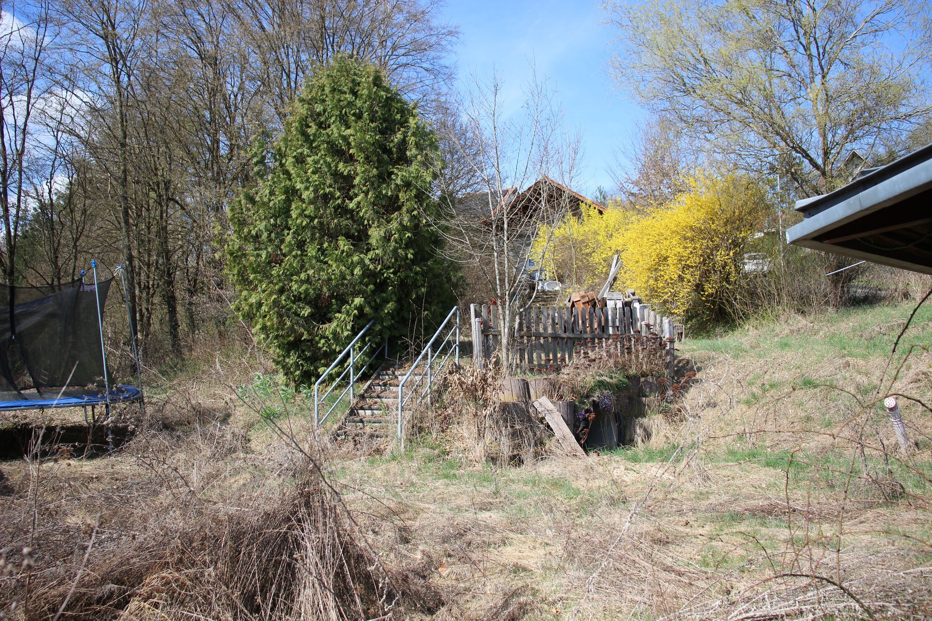Haus kaufen, Haus verkaufen, Immobilie kaufen, Immobilie verkaufen, Wohnung kaufen, Wohnung verkaufen, Immobilienmakler, Immobilienmakler Mittelfranken, Immobilienmakler Oberfranken, Immobilienmakler Oberpfalz, Sanierungsobjekt, Handwerker, Einfamilienhaus, Alleinlage, Engel und Völkers, von Poll, Sollmann und Zagel, Dächer über Köpfe, Schweidler Immobilien, Schaller, Alexander Groß