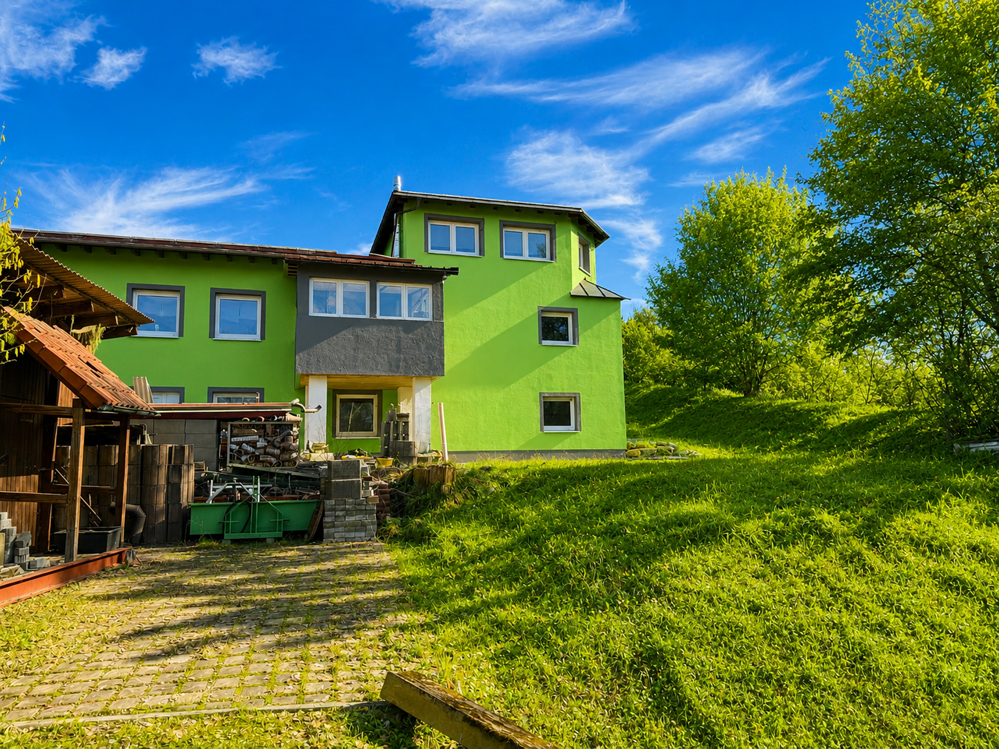Haus kaufen, Haus verkaufen, Immobilie kaufen, Immobilie verkaufen, Wohnung kaufen, Wohnung verkaufen, Immobilienmakler, Immobilienmakler Mittelfranken, Immobilienmakler Oberfranken, Immobilienmakler Oberpfalz, Sanierungsobjekt, Handwerker, Einfamilienhaus, Alleinlage, Engel und Völkers, von Poll, Sollmann und Zagel, Dächer über Köpfe, Schweidler Immobilien, Schaller, Alexander Groß