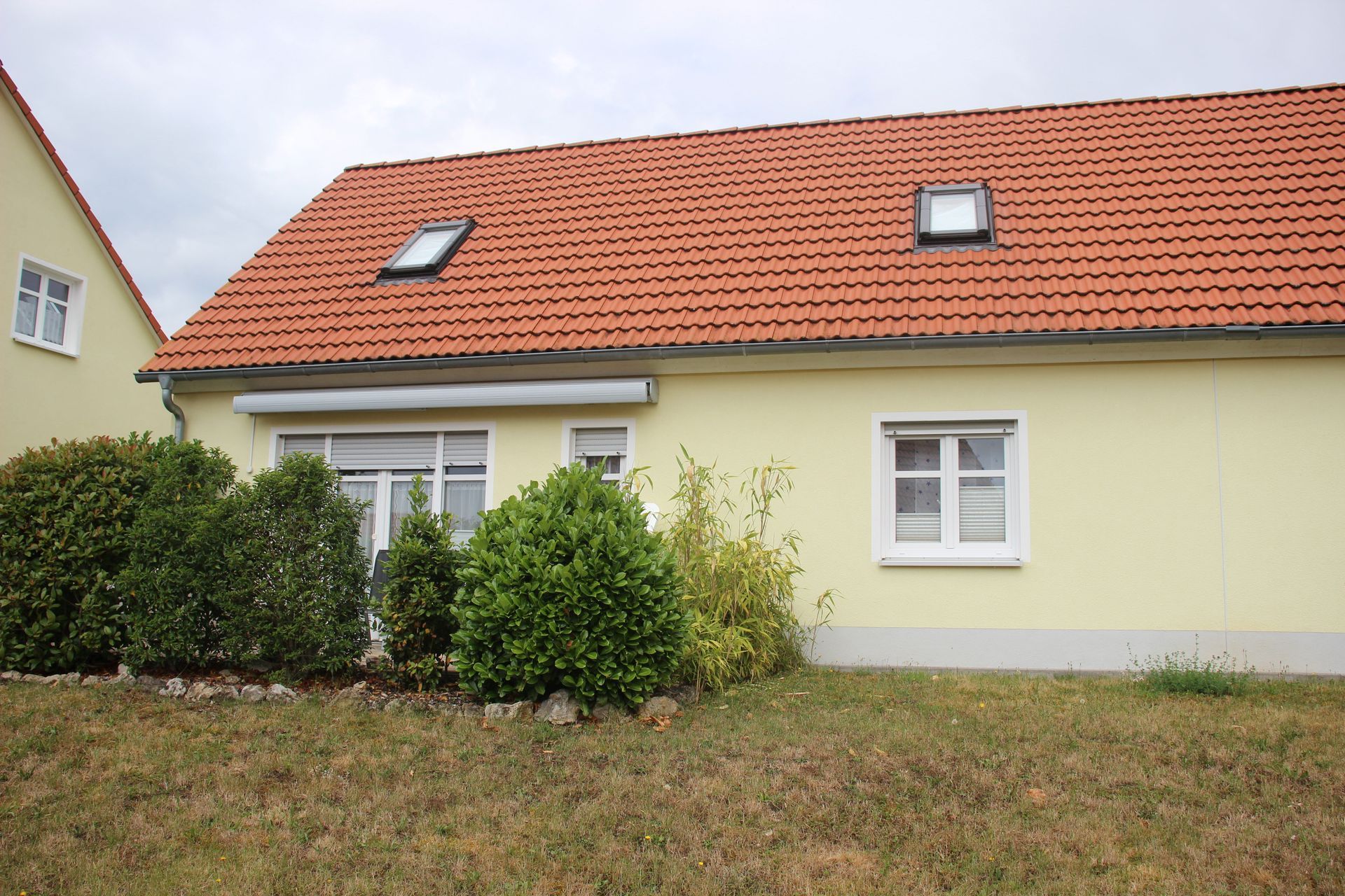 Haus kaufen, Haus verkaufen, Immobilie kaufen, Immobilie verkaufen, Wohnung kaufen, Wohnung verkaufen, Immobilienmakler, Immobilienmakler Mittelfranken, Immobilienmakler Oberfranken, Immobilienmakler Oberpfalz, Sanierungsobjekt, Handwerker, Einfamilienhaus, Alleinlage, Engel und Völkers, von Poll, Sollmann und Zagel, Dächer über Köpfe, Schweidler Immobilien, Schaller, Alexander Groß