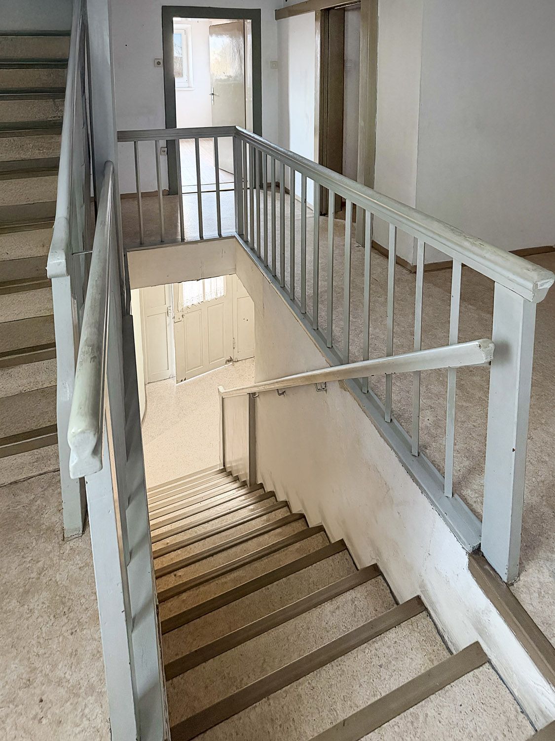 Haus kaufen, Haus verkaufen, Immobilie kaufen, Immobilie verkaufen, Wohnung kaufen, Wohnung verkaufen, Immobilienmakler, Immobilienmakler Mittelfranken, Immobilienmakler Oberfranken, Immobilienmakler Oberpfalz, Sanierungsobjekt, Handwerker, Einfamilienhaus, Alleinlage, Engel und Völkers, von Poll, Sollmann und Zagel, Dächer über Köpfe, Schweidler Immobilien, Schaller, Alexander Groß