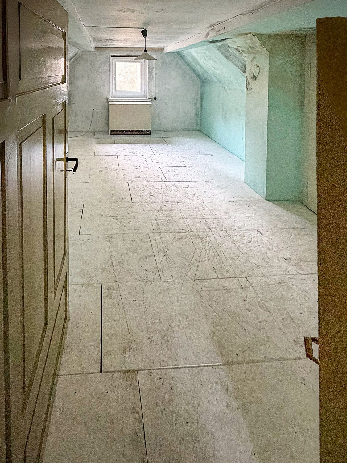 Haus kaufen, Haus verkaufen, Immobilie kaufen, Immobilie verkaufen, Wohnung kaufen, Wohnung verkaufen, Immobilienmakler, Immobilienmakler Mittelfranken, Immobilienmakler Oberfranken, Immobilienmakler Oberpfalz, Sanierungsobjekt, Handwerker, Einfamilienhaus, Alleinlage, Engel und Völkers, von Poll, Sollmann und Zagel, Dächer über Köpfe, Schweidler Immobilien, Schaller, Alexander Groß