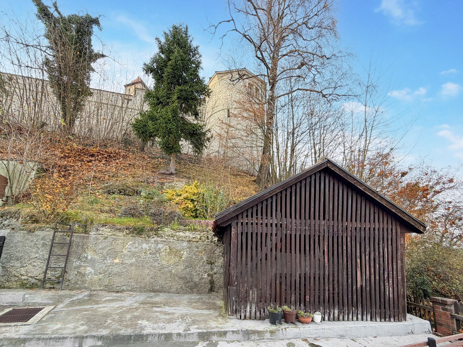 Haus kaufen, Haus verkaufen, Immobilie kaufen, Immobilie verkaufen, Wohnung kaufen, Wohnung verkaufen, Immobilienmakler, Immobilienmakler Mittelfranken, Immobilienmakler Oberfranken, Immobilienmakler Oberpfalz, Sanierungsobjekt, Handwerker, Einfamilienhaus, Alleinlage, Engel und Völkers, von Poll, Sollmann und Zagel, Dächer über Köpfe, Schweidler Immobilien, Schaller, Alexander Groß