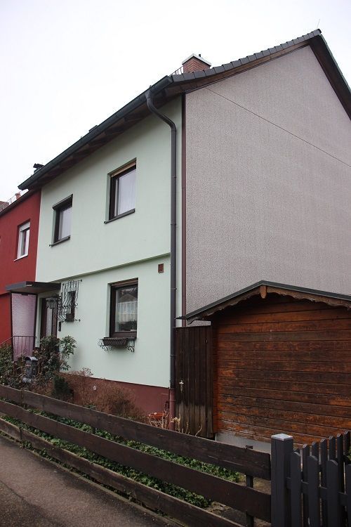 Haus kaufen, Haus verkaufen, Immobilie kaufen, Immobilie verkaufen, Wohnung kaufen, Wohnung verkaufen, Immobilienmakler, Immobilienmakler Mittelfranken, Immobilienmakler Oberfranken, Immobilienmakler Oberpfalz, Sanierungsobjekt, Handwerker, Einfamilienhaus, Alleinlage, Engel und Völkers, von Poll, Sollmann und Zagel, Dächer über Köpfe, Schweidler Immobilien, Schaller, Alexander Groß