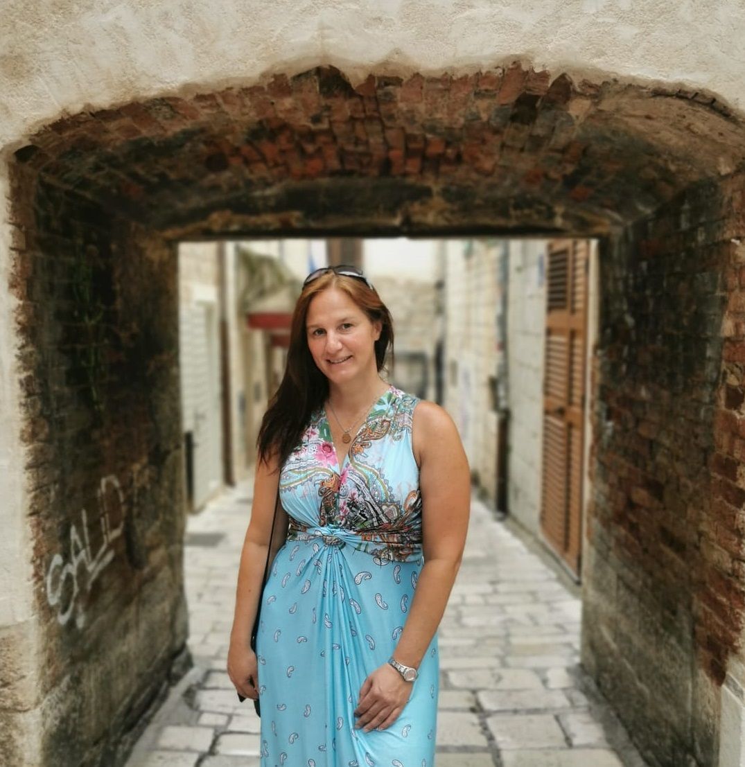 Haus kaufen, Haus verkaufen, Immobilie kaufen, Immobilie verkaufen, Wohnung kaufen, Wohnung verkaufen, Immobilienmakler, Immobilienmakler Mittelfranken, Immobilienmakler Oberfranken, Immobilienmakler Oberpfalz, Sanierungsobjekt, Handwerker, Einfamilienhaus, Alleinlage, Engel und Völkers, von Poll, Sollmann und Zagel, Dächer über Köpfe, Schweidler Immobilien, Schaller, Alexander Groß