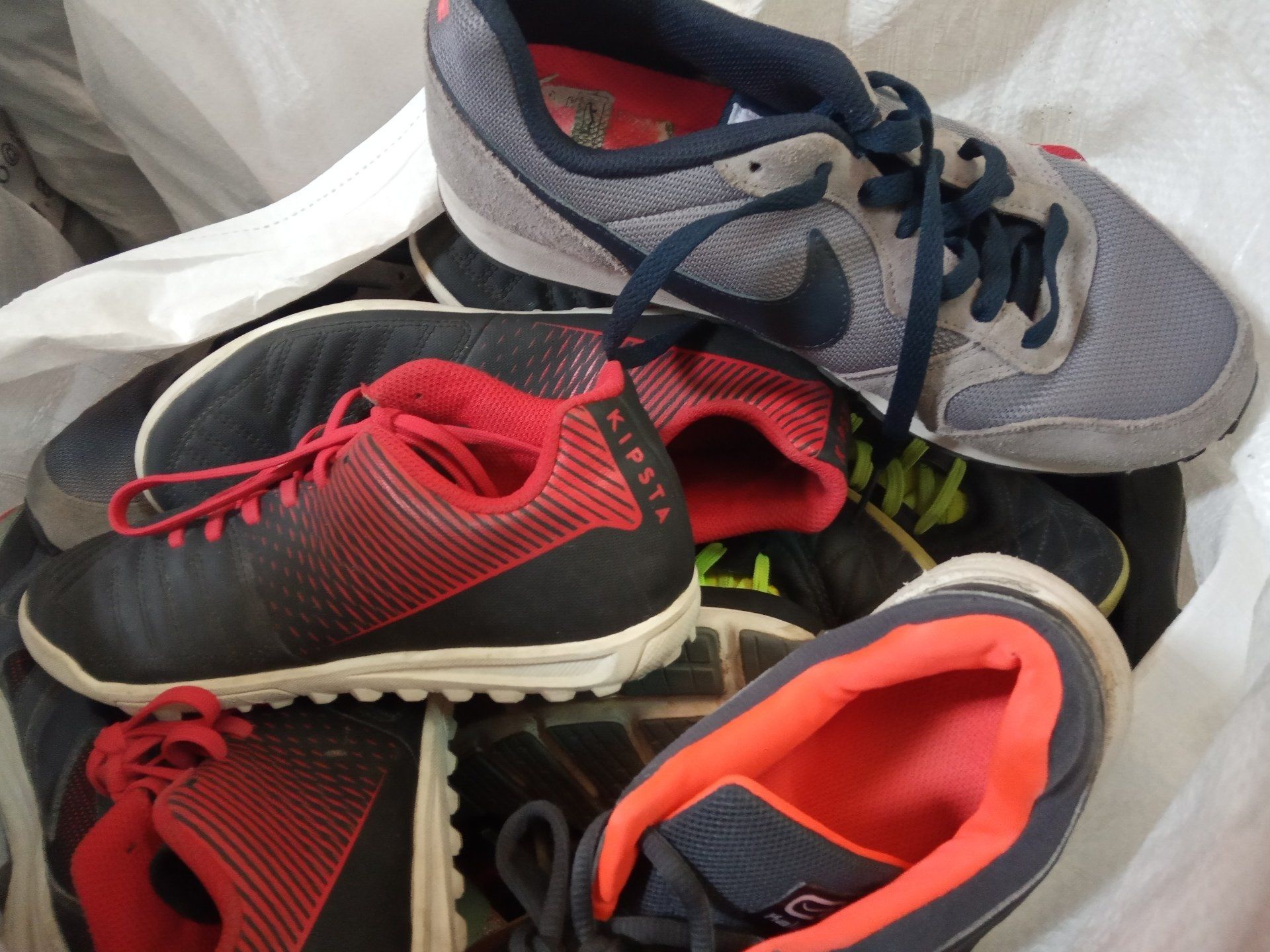 , COMPRA VENTA ROPA USADA Y ZAPATOS USADOS Y COMPLEMENTOS Y AL POR MAYOR