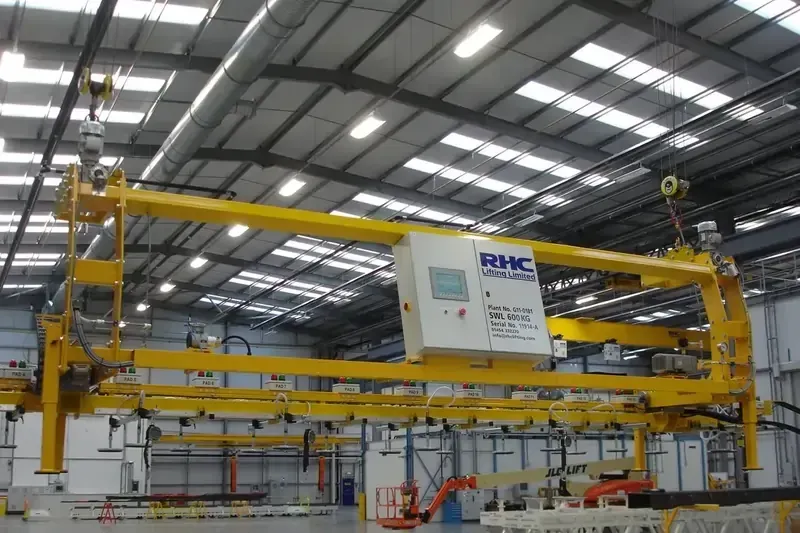 A vacuum lifting beam