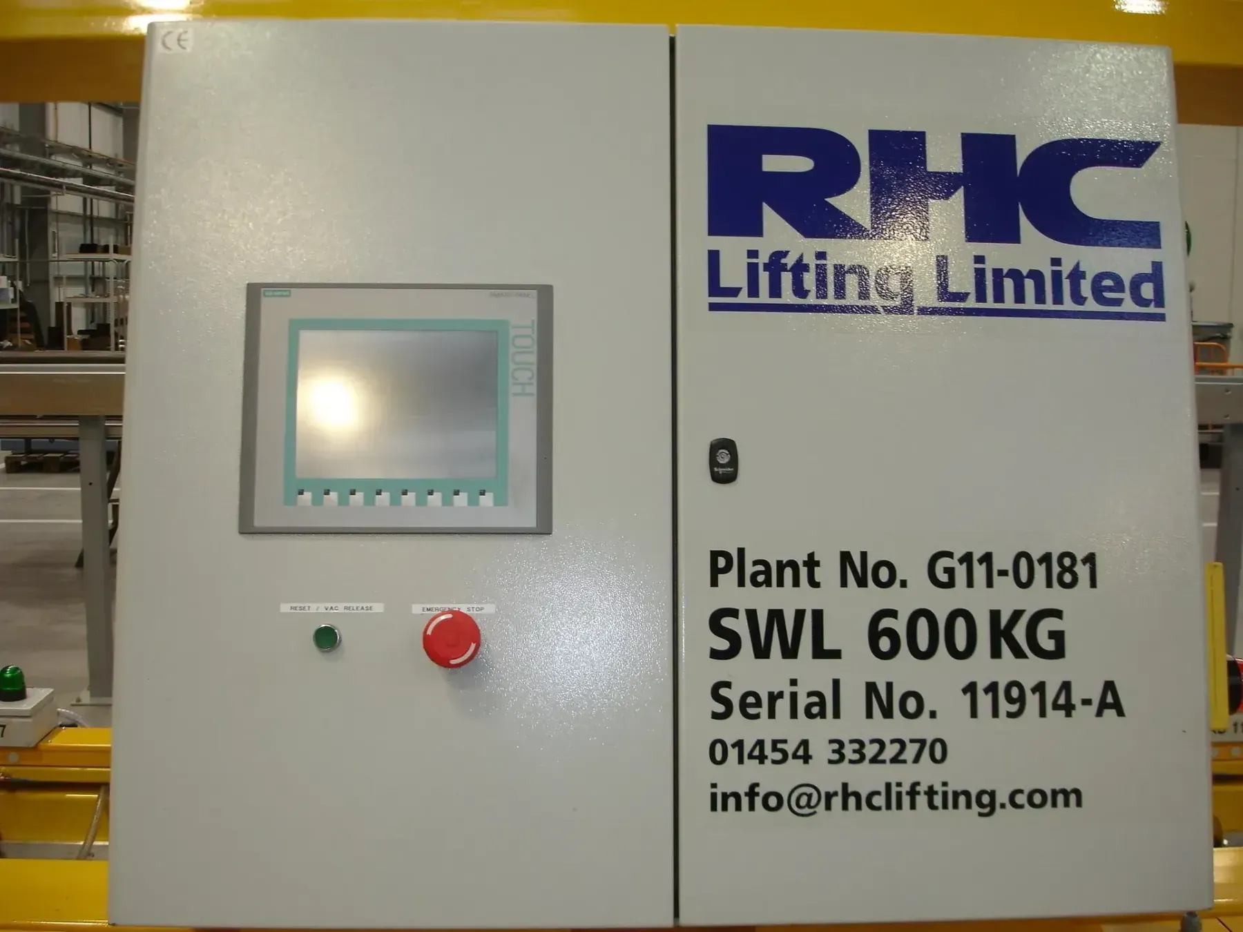 Vacuum lifting beam panel