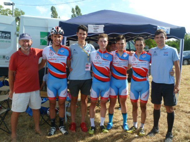 Les participant et le Président du Comité de Rochefort Les participant et le Président du Comité de Rochefort