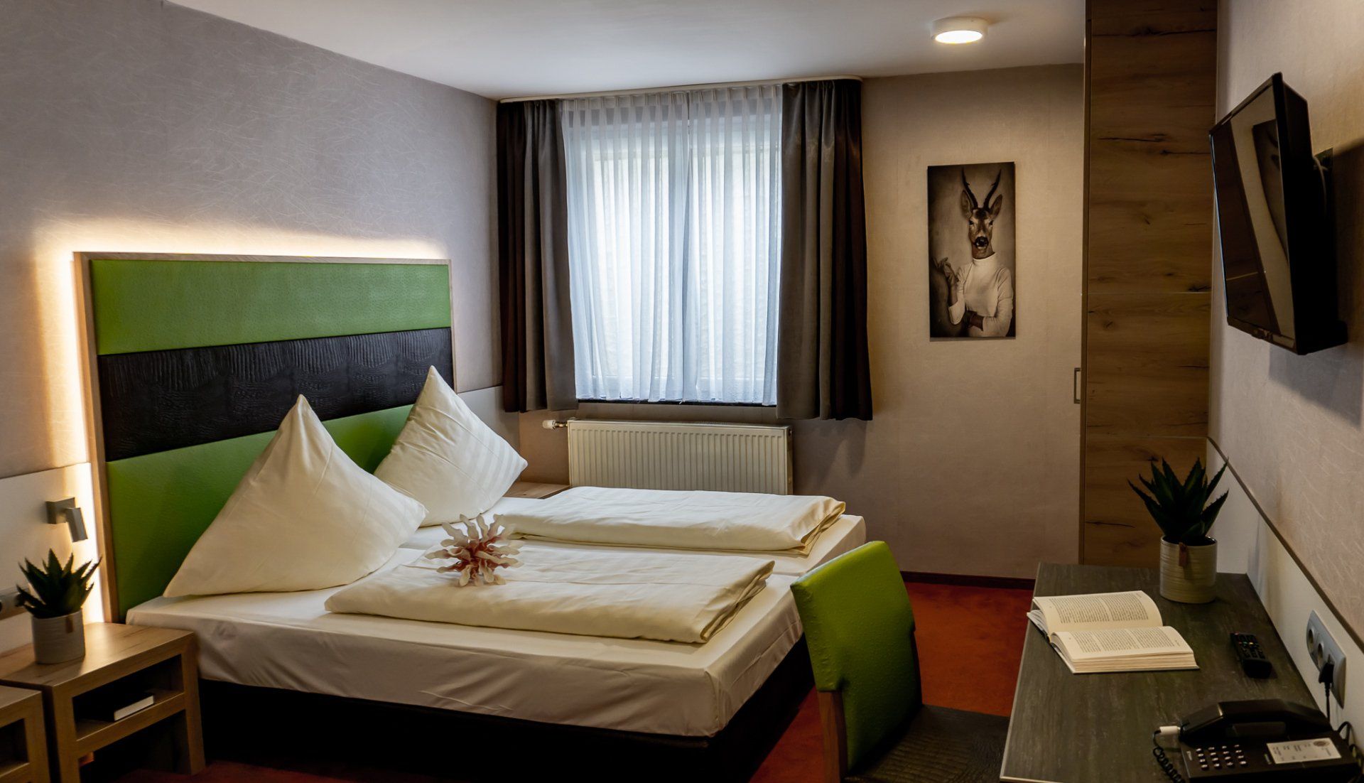 Modernes Doppelzimmer zum Hof in der Altstadt