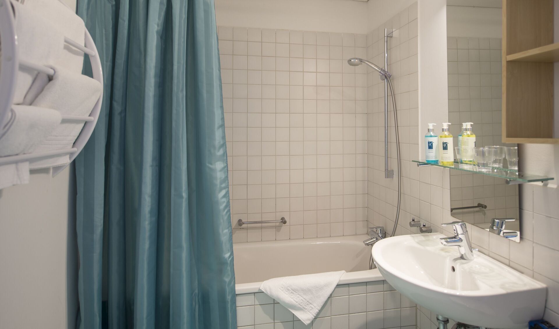 Badezimmer im Mehrbettzimmer Apartment Hotel Konstanz