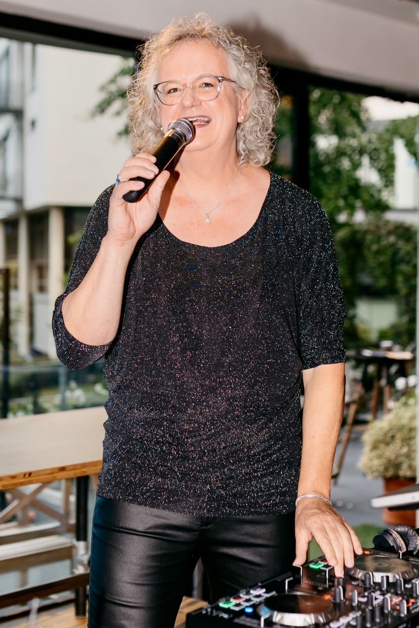 Moderation und Koordination der Hochzeitsfeier - Djane Laura Schaible