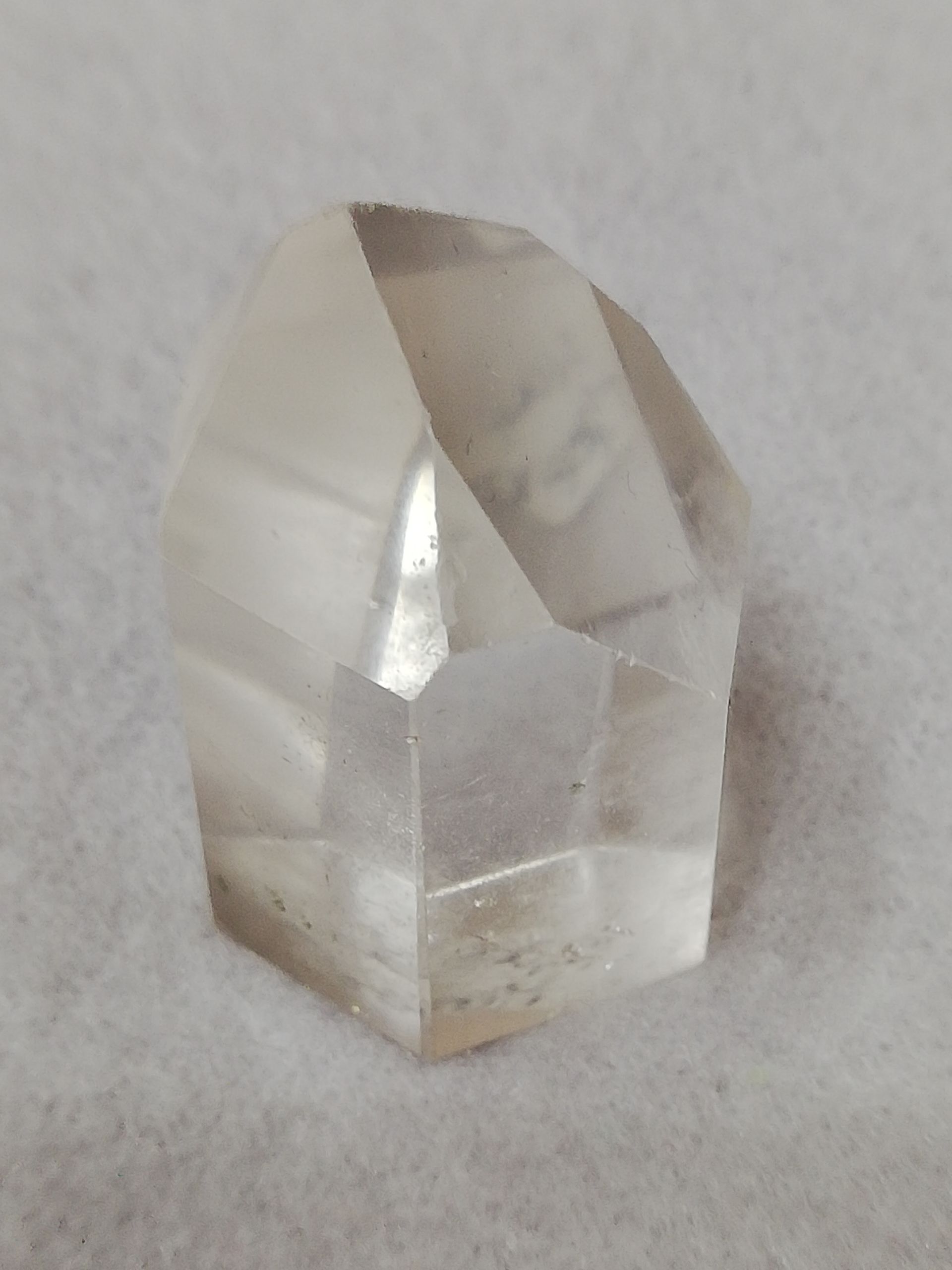 sehr klare Bergkristallspitze aus Brasilien