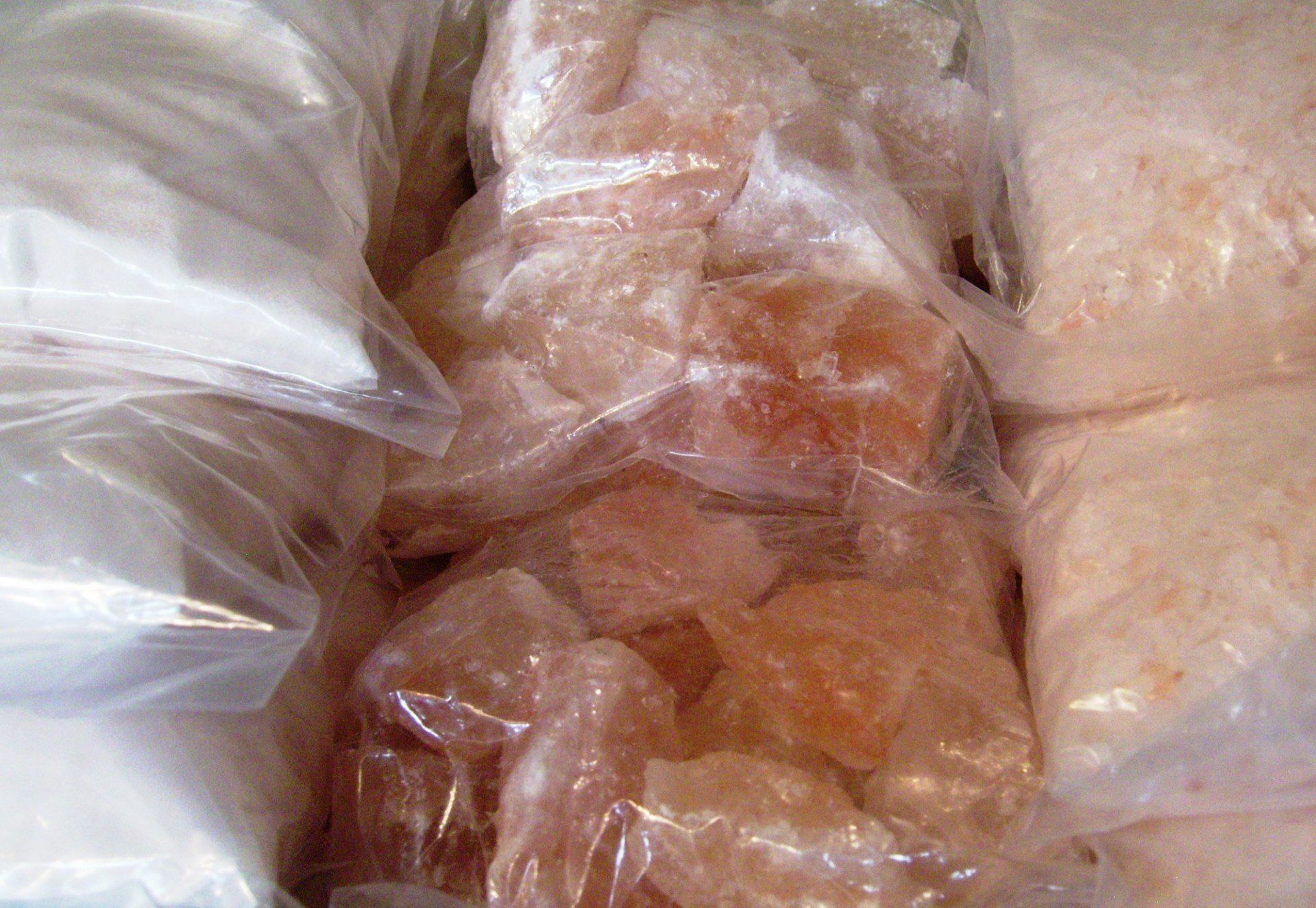 Salz aus den Pakistanischen Saltranges als Brocken für Salzsole