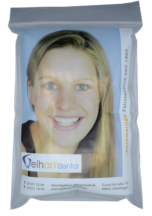 Dentalbeutel transparent mit einem Fotomotiv aus CMYK und Pantone Farben bedruckt
