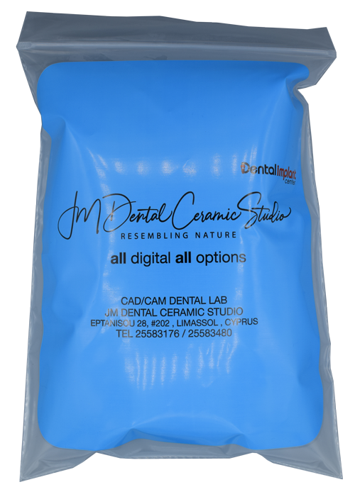 transparenter Dentalbeutel mit CMYK Farben bedruckt