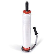 Handstretchfolie mit einem Abrollgerät für manuelle Anwendungen