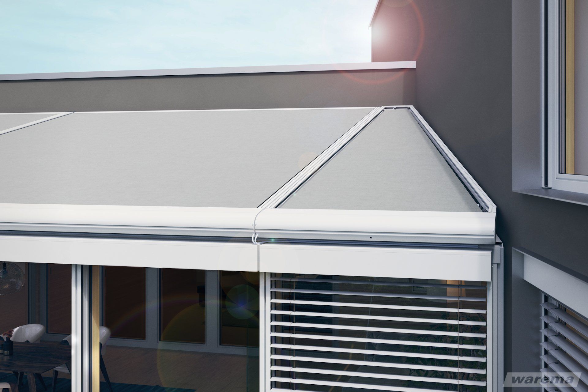 Vorbau Raffstore an Wintergarten montiert, Ansicht von außen, Raffstore heruntergelassen