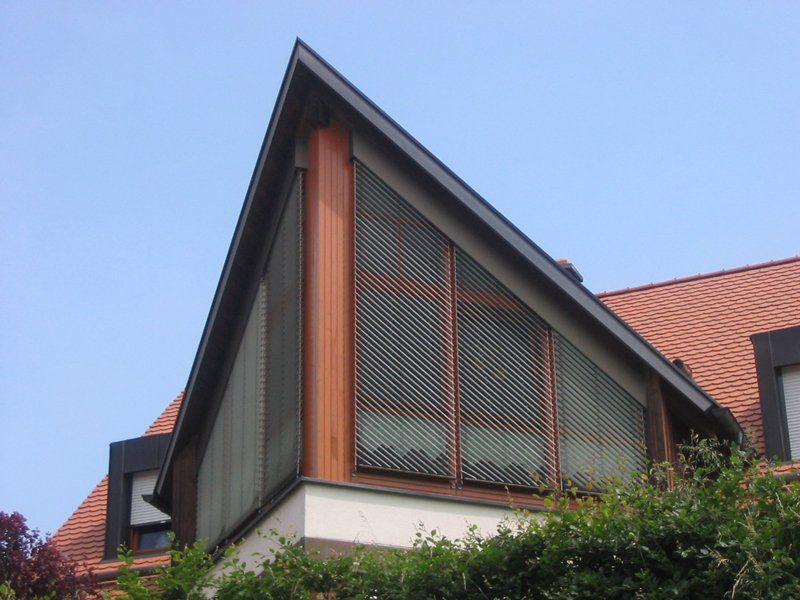 Schrägjalousie von außen