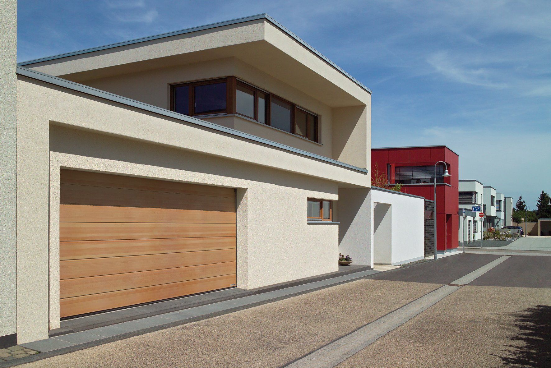 Sektionaltor mit Holzoptik Verkleidung