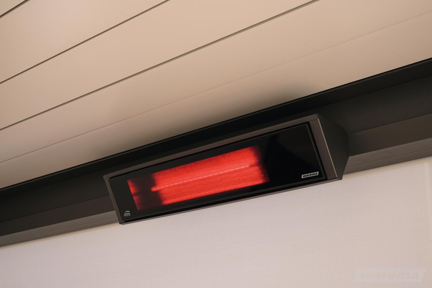 Heizstrahler für Markisen. LS Sonnenschutz Produktseite Markisen. Individuelle Markise kaufen bei LS Sonnenschutz in Groß-Umstadt.  Heizstrahler als zusätzliche Option für Markisen an Markise befestigt, sorgt für Wärme auch an kühleren Tagen