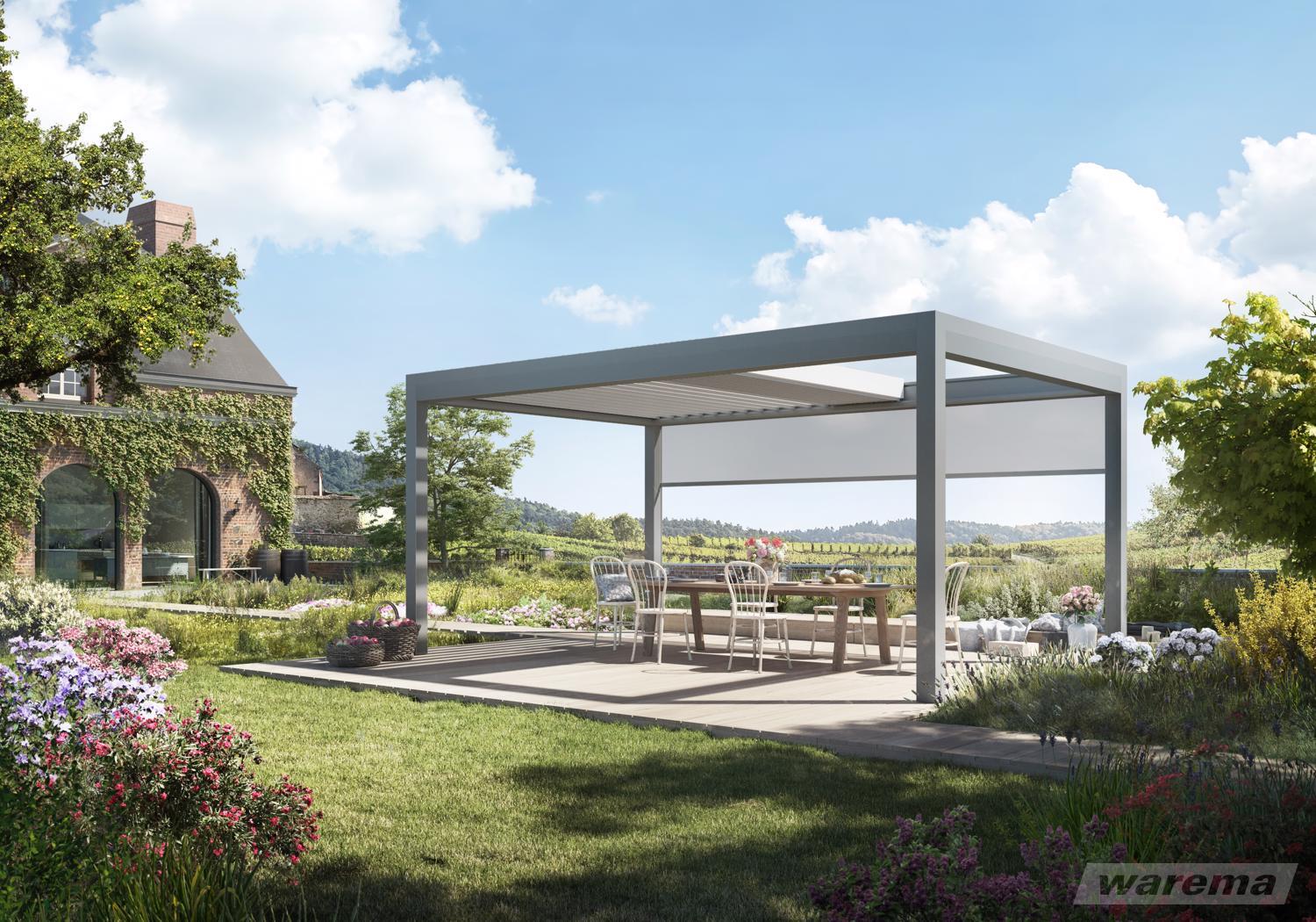 Warema Lamaxa Lamellendach bei LS Sonnenschutz in Groß-Umstadt kaufen. Wohlfuehloase mitten im Garten schaffen. Wir beraten Sie gerne zu verschiedenen Modellen und Farben im Raum Darmstadt, Dieburg, Frankfurt, Aschaffenburg, Odenwald. Warema Lamaxa L70 mittig im Garten, Lamellen halb ausgefahren, mit Seitenmarkise, Link zu Produktseite Lamellendächer