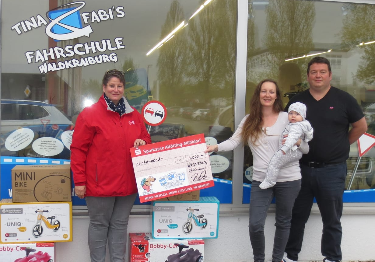 balu kinderkrebshilfe tina und fabis fahrschule spende charity waldkraiburg