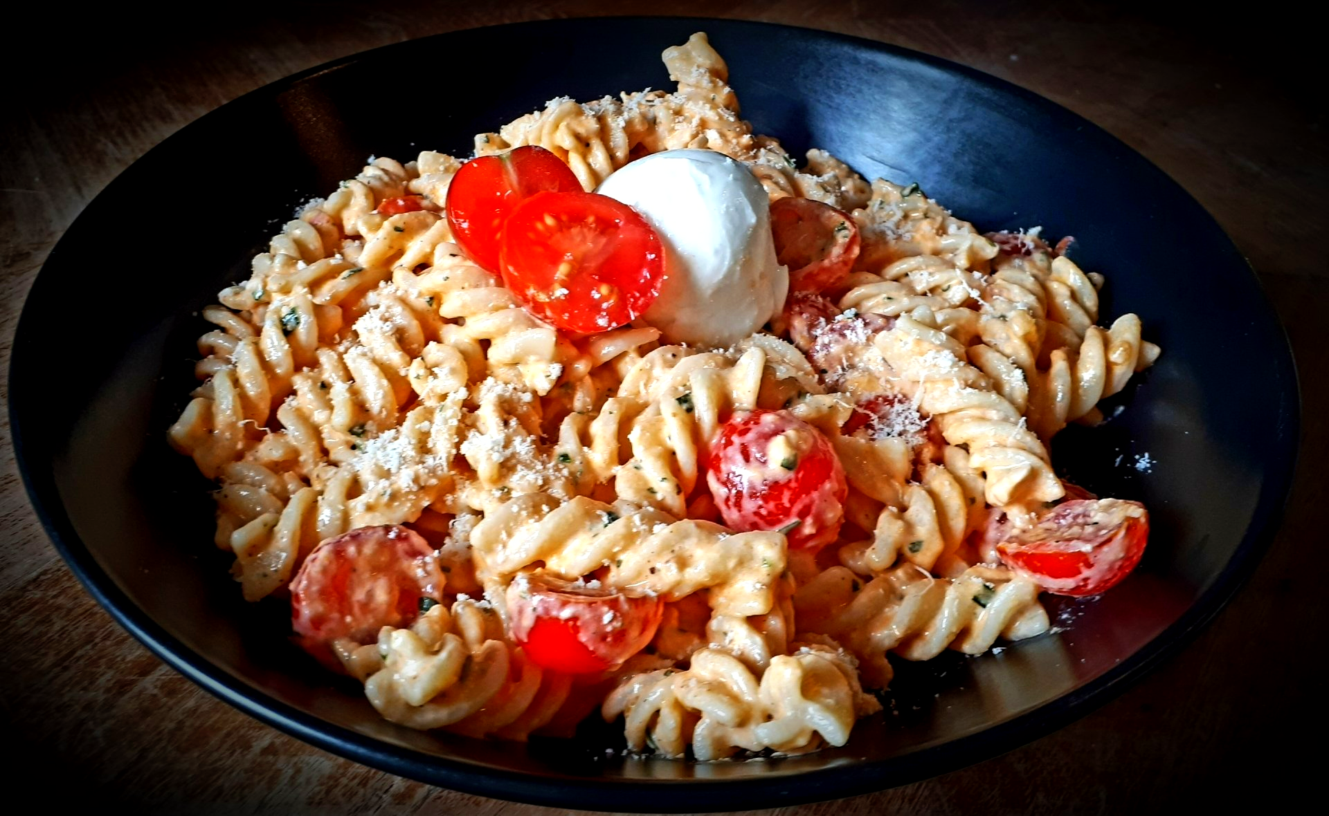 Salade de pâtes, Italienne, mozzarella, parmesan, tomates