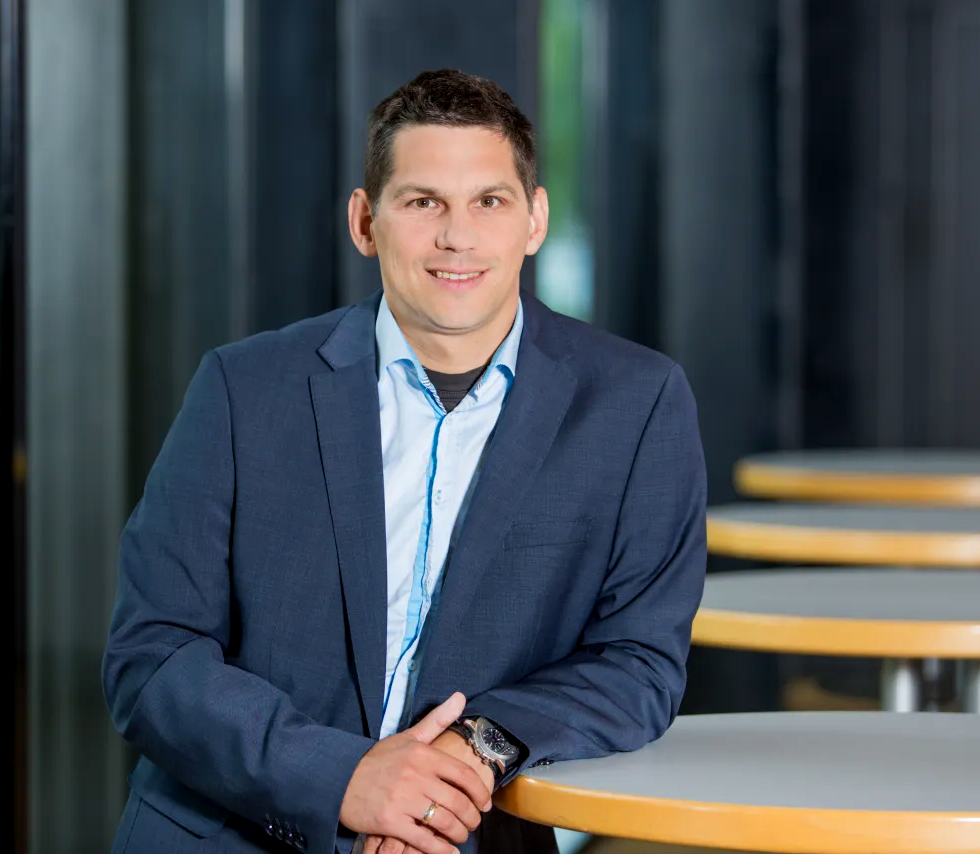 Dr. Sebastian Buhl