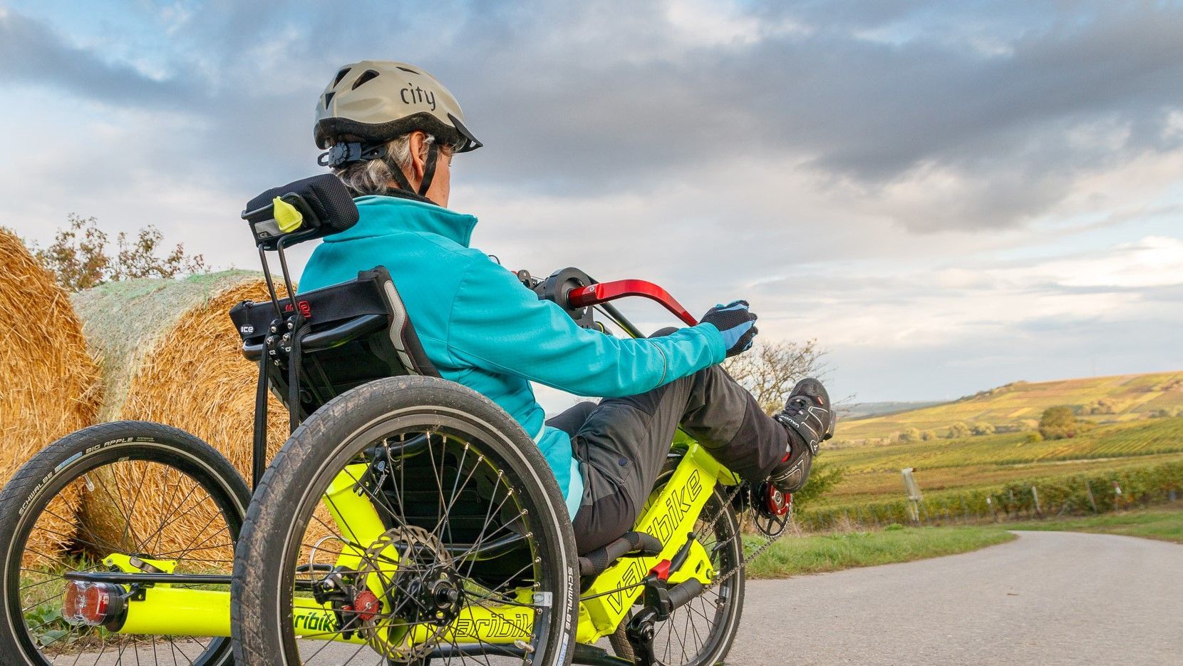 Reha Dreirad bei inkompletter Querschnittslaehmung