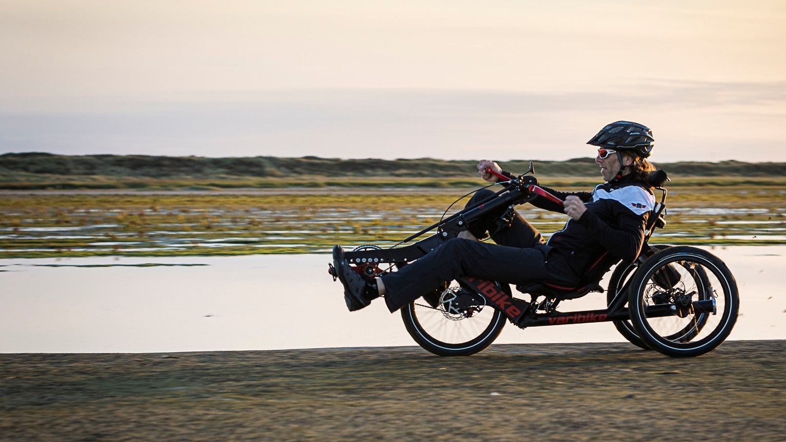 Bei inkompletter Querschnittslaehmung Reha Liegerad Trike