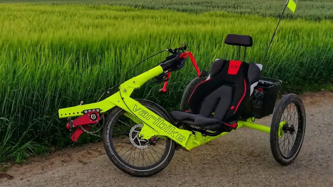 Dreirad mit zusätzlichem Armantrieb