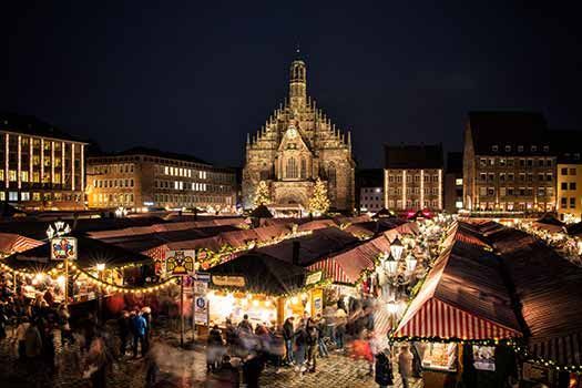 Nürnberger Christkindlesmarkt bei Nacht