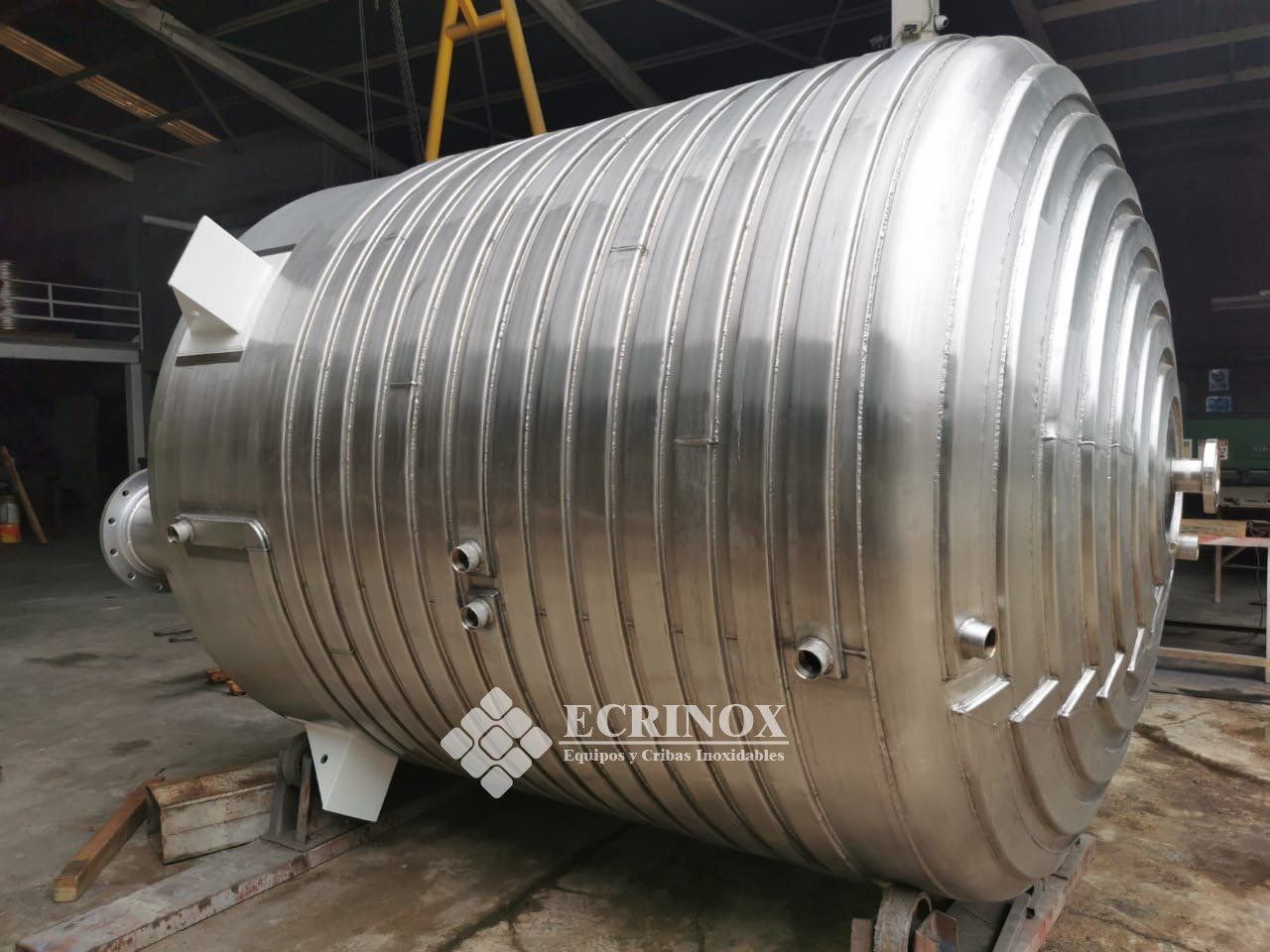 Tanque en Acero de Inoxidable de 10,000 lts con Dimple Jacket